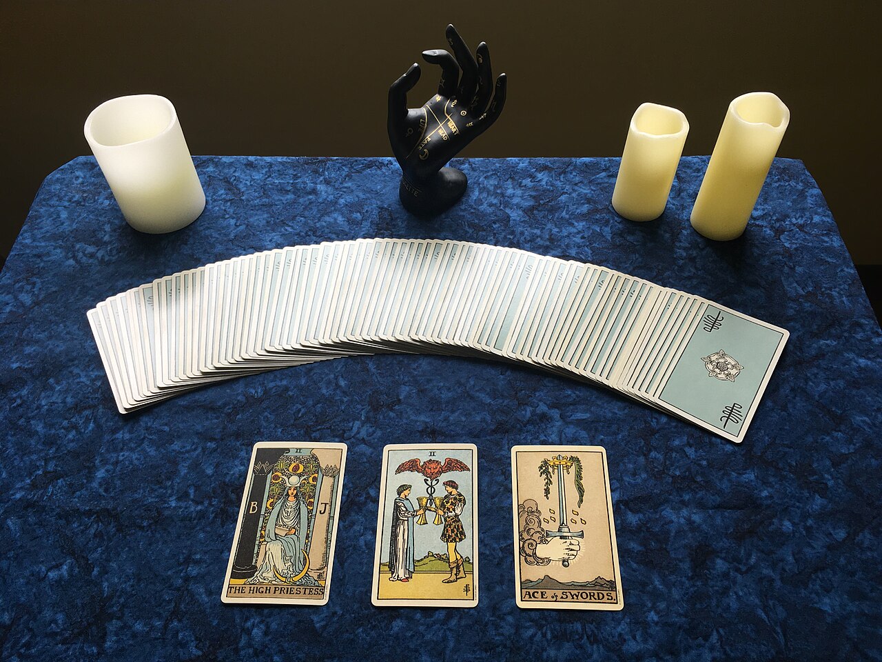 Tarot cards - 3 card spread with candles